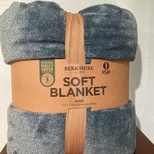 Berkshire Life King Size Soft Blanket